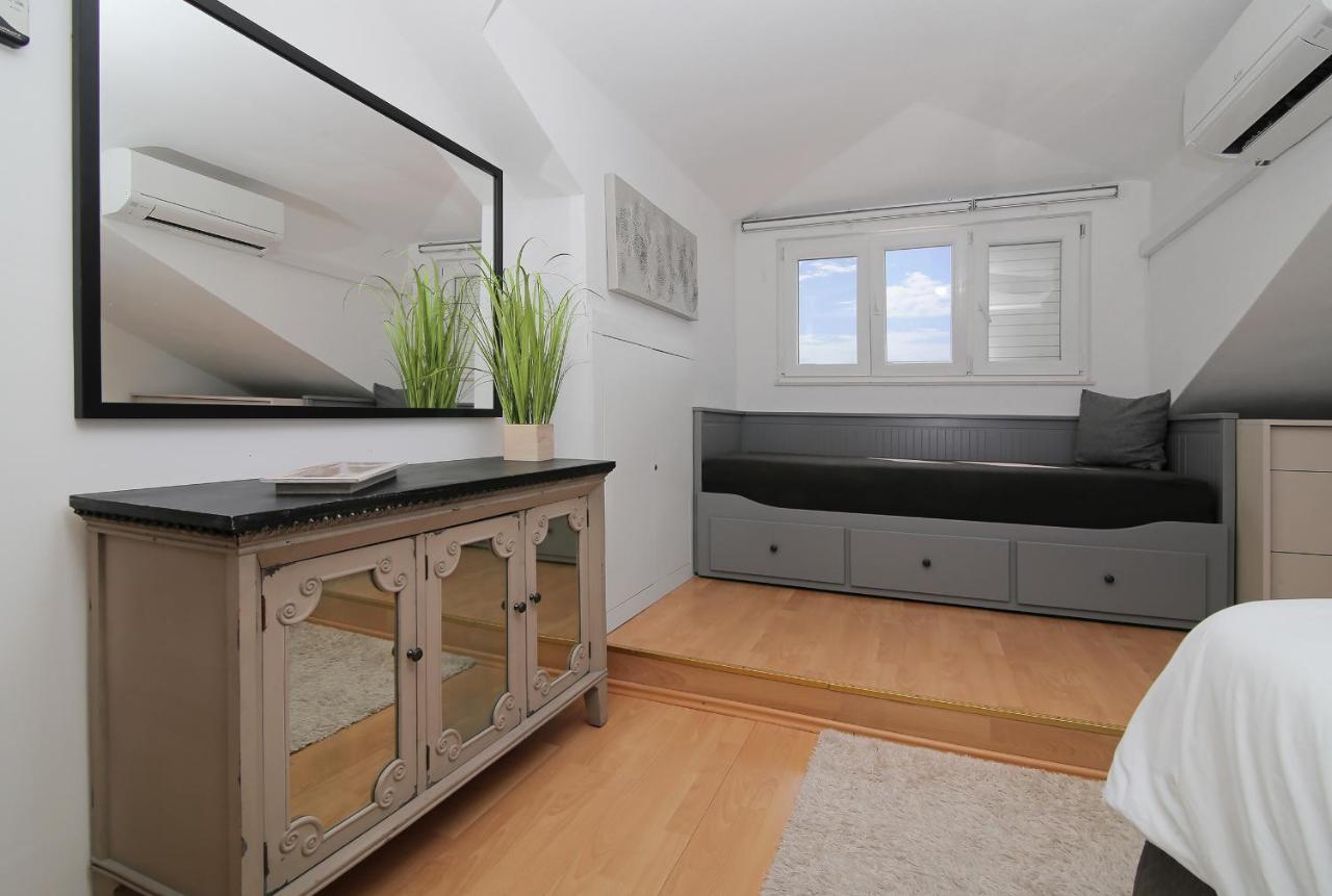 Spacious 2 Bedroom Apt Luxeview- Oldtownview, 10Min To Town Дубровник Экстерьер фото